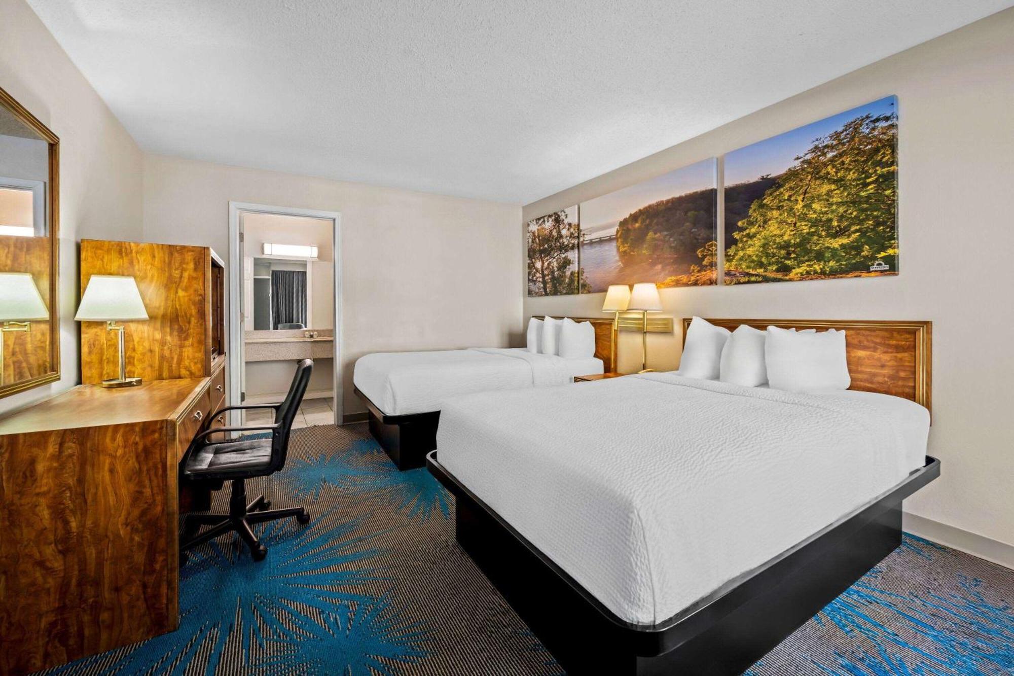 Days Inn By Wyndham Dubuque Exteriér fotografie