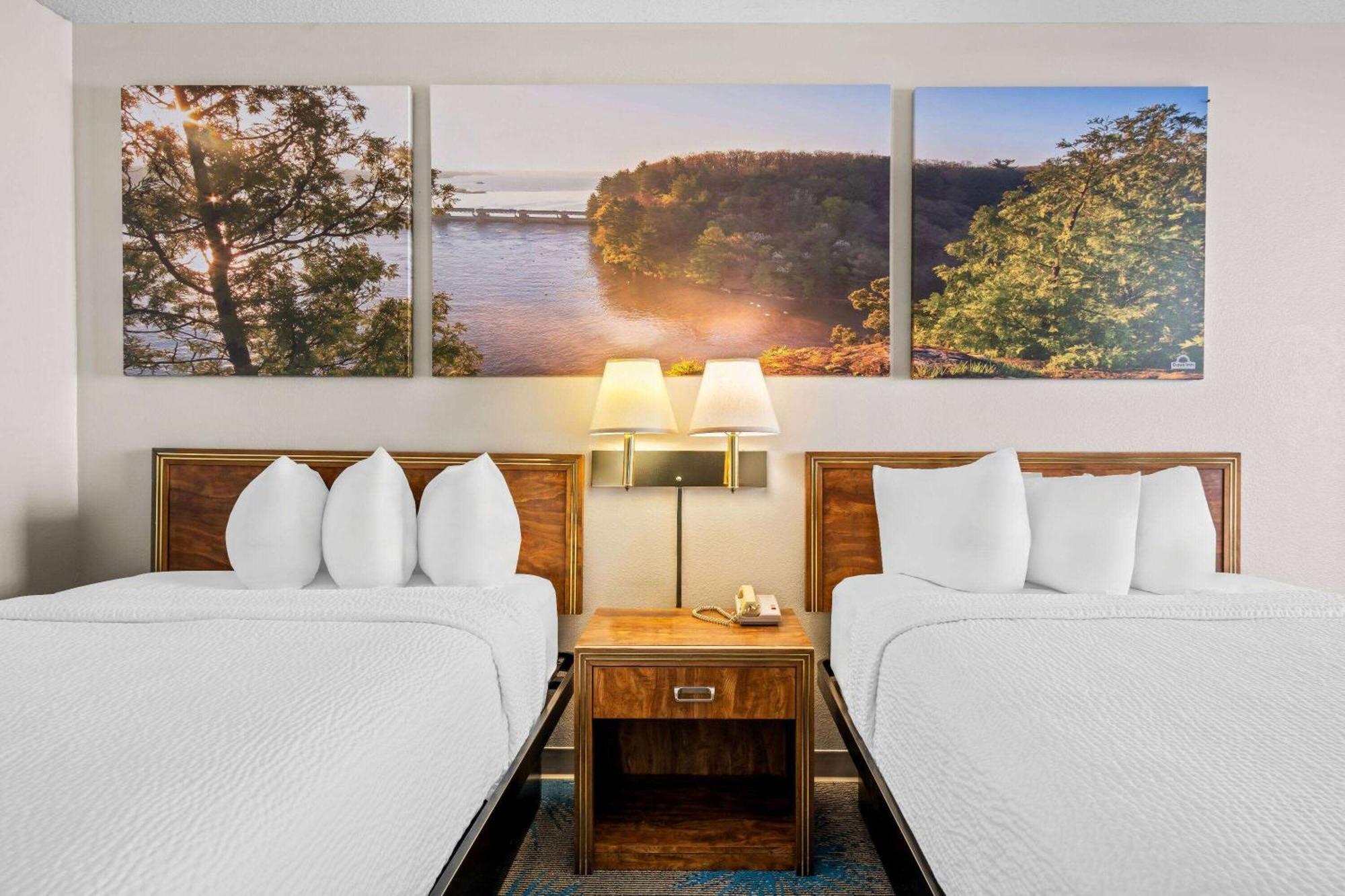 Days Inn By Wyndham Dubuque Exteriér fotografie