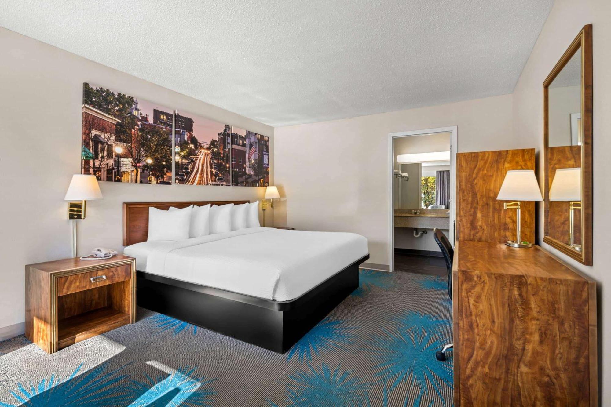 Days Inn By Wyndham Dubuque Exteriér fotografie